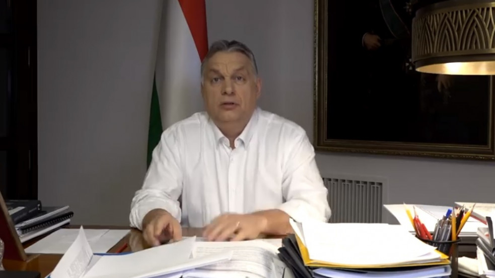 Orbán rendkívüli bejelentése: Hétfőtől jönnek a digitális tanórák