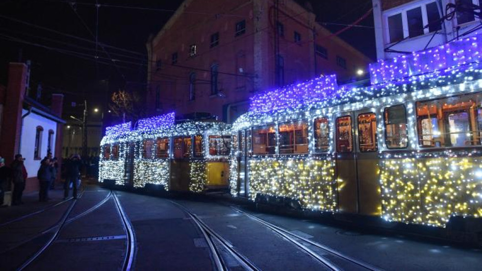 Elindult a BKV ünnepi fényflottája