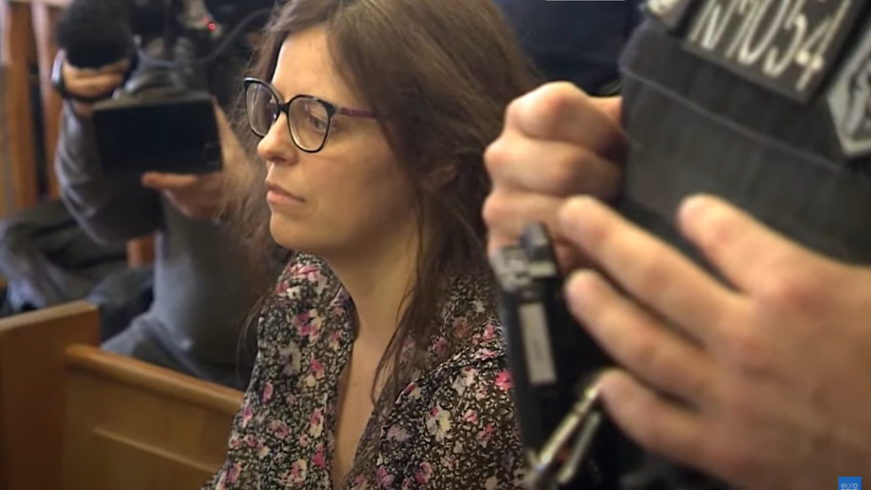Antifa-per: megszüntetik a fogva tartás miatt panaszkodó olasz nő letartóztatását