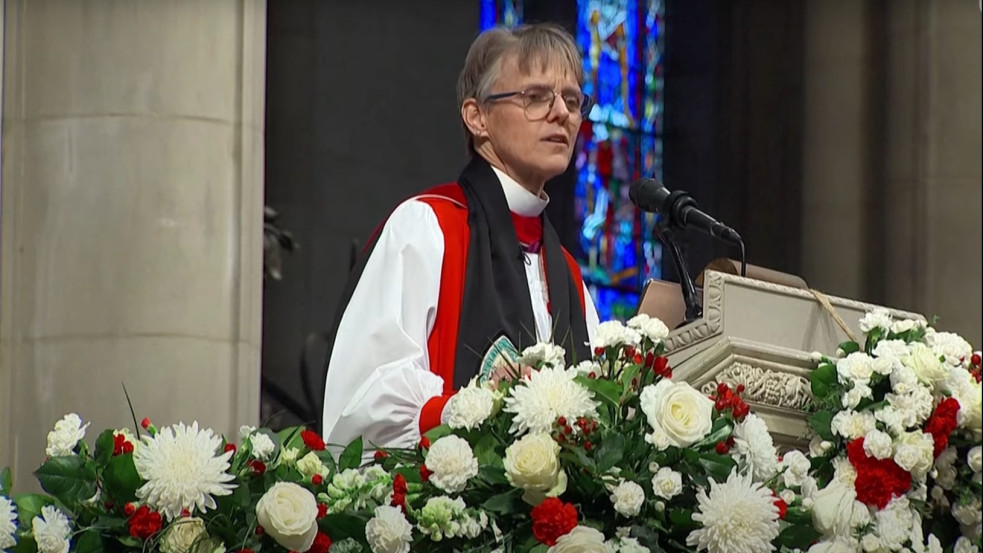 Videó: Szemtől szembe beleállt Trumpba az episzkopális püspök a prédikációja során