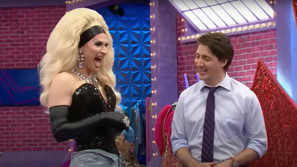 Videó (18+): Justin Trudeau „drag-versenyre” látogatott