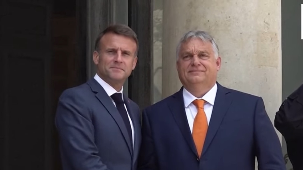 Orbán Viktor Macronnal találkozik