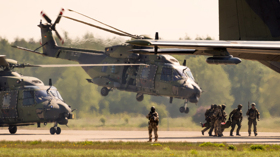 Lövedék talált el egy lakóházat a lengyelországi NATO-gyakorlaton