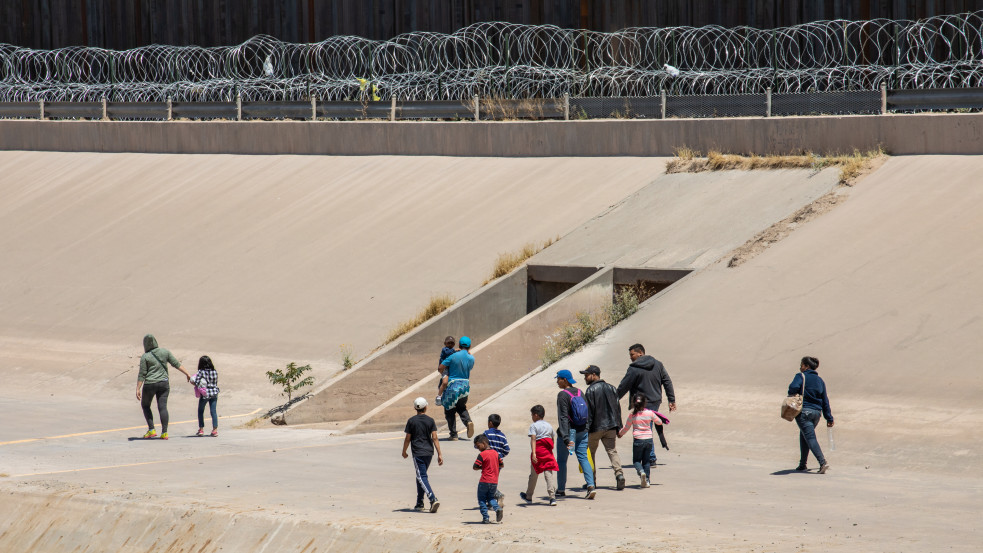 Akkora a migrációs káosz Amerikában, hogy még a baloldali Washington Post is Bident támadja