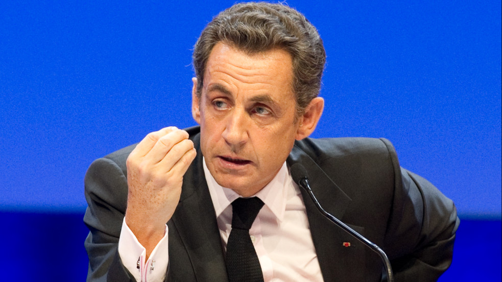 Hat hónap letöltendőre ítélték Nicolas Sarkozyt