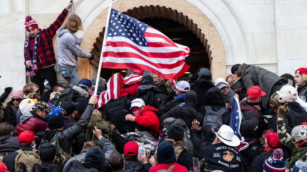 Erőszakká fajulhat a feszültség az amerikai elnökválasztás kulcsfontosságú megyéjében