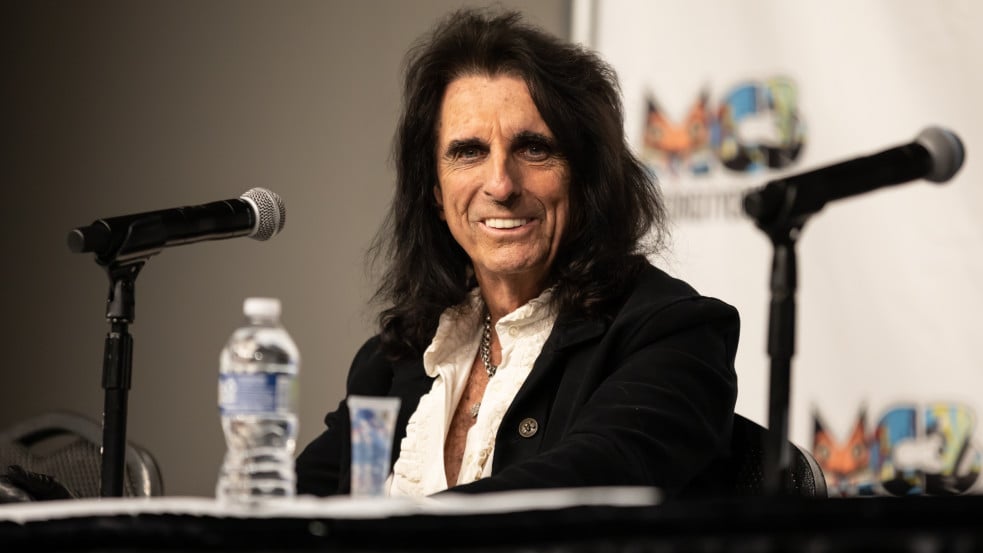 „Isten hozott ki belőle, ez egy csoda” - Alice Cooper elárulta, hogyan sikerült kijönnie az alkoholizmusból