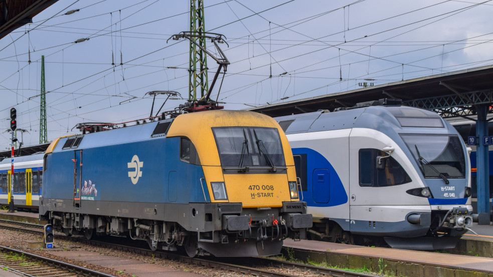 Kisiklott egy InterCity a Keleti pályaudvarnál