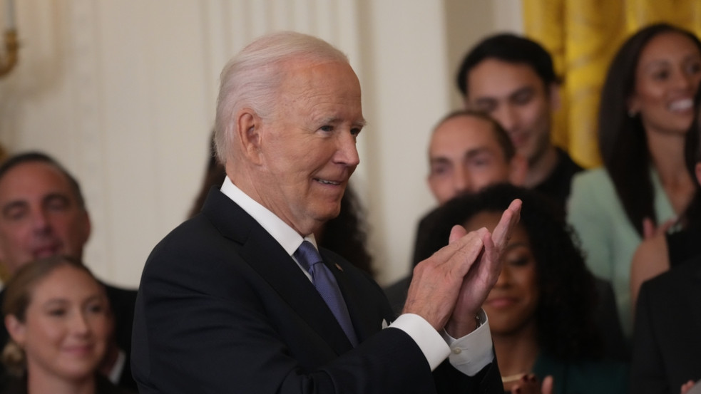 Joe Biden telefonon gratulált Donald Trumpnak