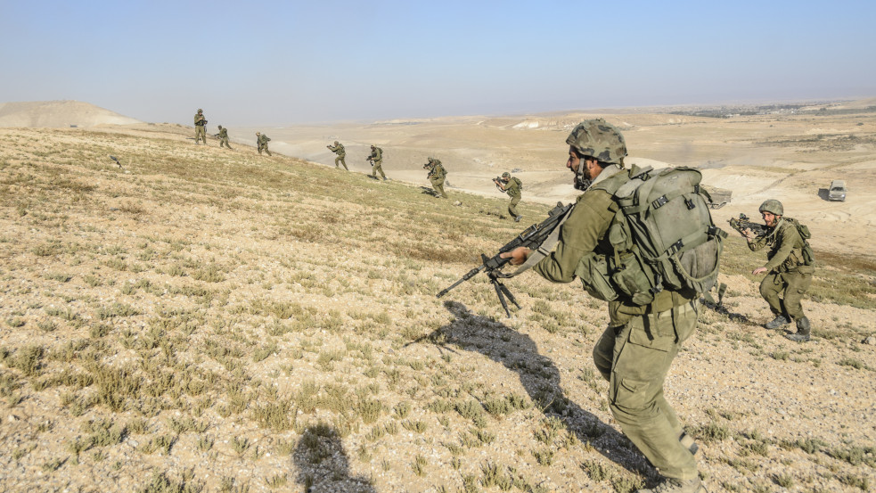 Több mint száz rakétát zúdított Izraelre a Hezbollah